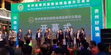 有個吃貨朋友是什么體驗？
