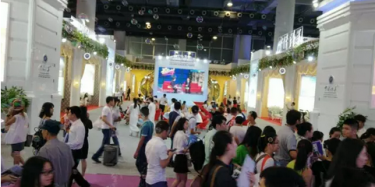 畢加展覽為美博會(huì)的展臺(tái)設(shè)計(jì)搭建傾盡一生，只為遇見(jiàn)最美的你